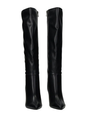 Stivali alti donna con tacco fine a stiletto e silhouette slanciata