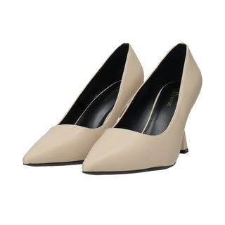 Pumps with spool heel. 9cm high heel