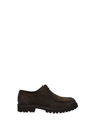 Stivaletti uomo alla caviglia modello Chukka con stringatura corta